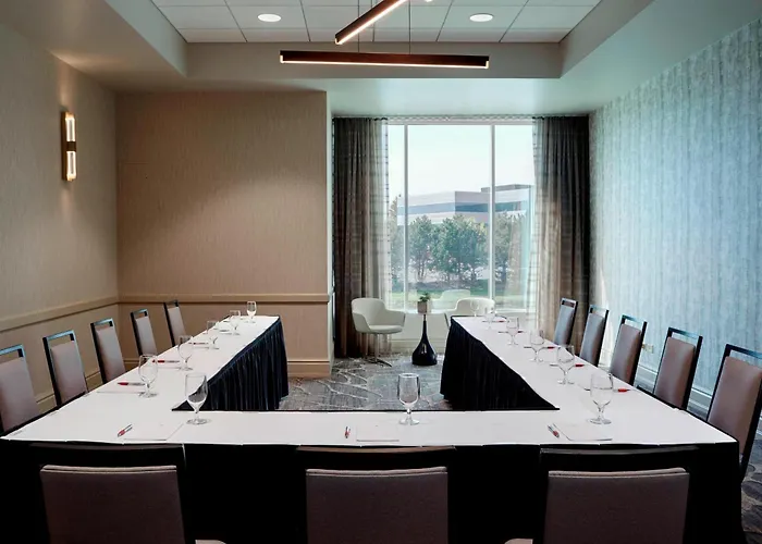 Hotel Chicago Marriott Southwest At 4*