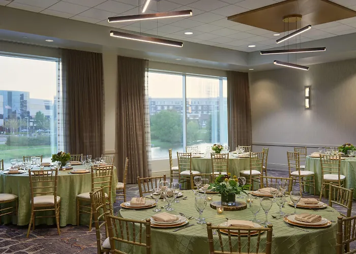 Chicago Marriott Southwest At Hotel 4*
